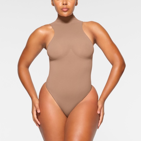 NIB Skims seamless sculpt high neck thong bodysuit S - Picture 4 of 8
